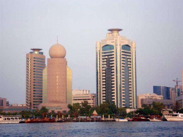 dubai y abu dhabi con mujeres