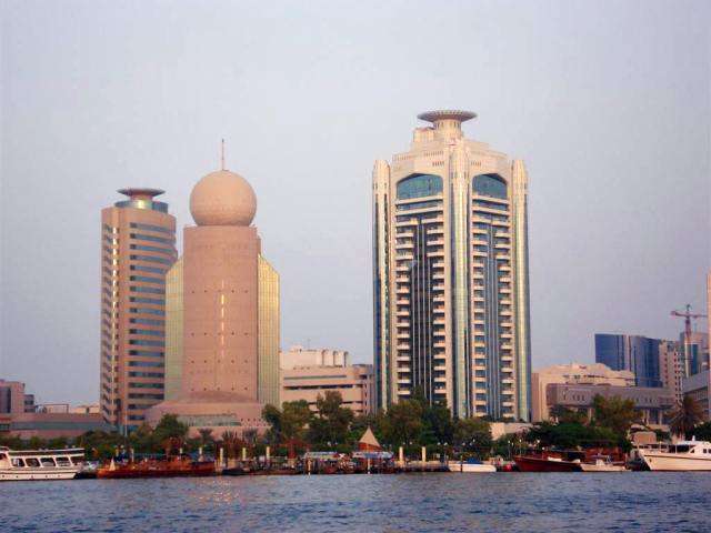 dubai y abu dhabi con mujeres
